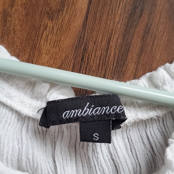 Top - Picture 2 of 2